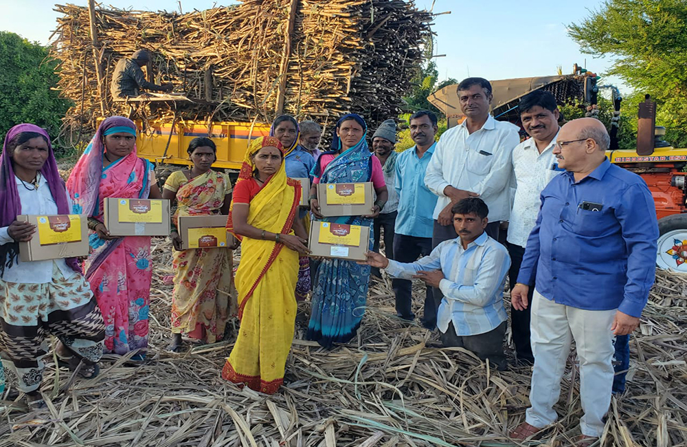 42) Atma Nirbhar Diwali 2020 “Diwali Pharal Given to 5000 needy families” (5)