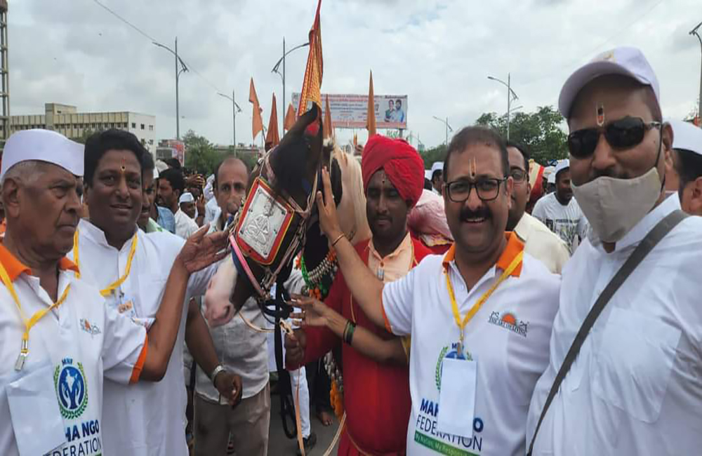 84) Warkari Seva Rath (2)