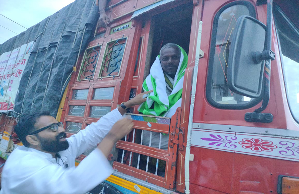 84) Warkari Seva Rath (4)